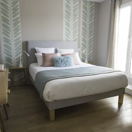 A L'ombre Des Pins Bed & Breakfast