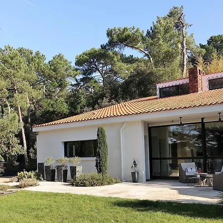 A L'ombre Des Pins La Baule