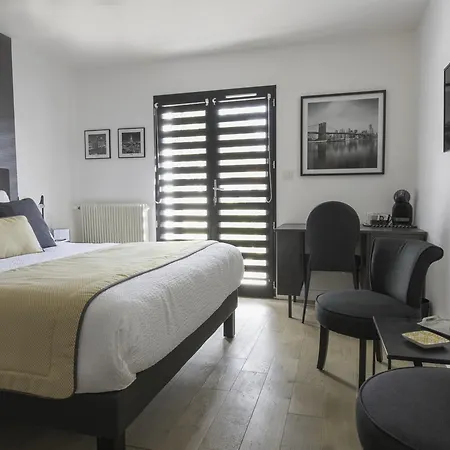 Panzió A L'ombre Des Pins