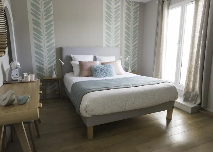 A L'ombre Des Pins Bed & Breakfast